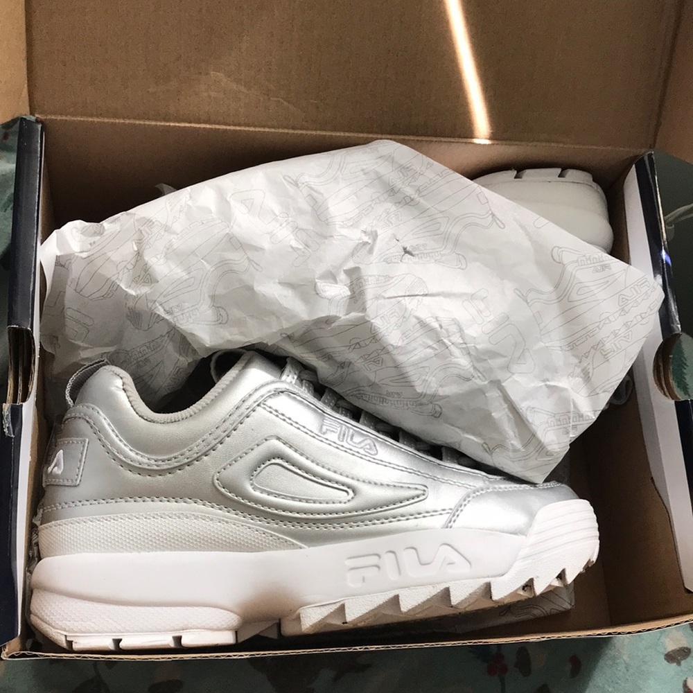 🚫SOLD🚫Silver fila disruptor 2